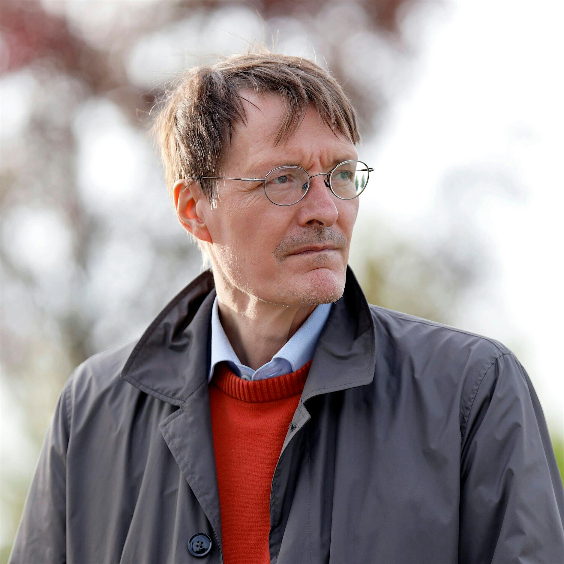 Lauterbach: Auf größere Weihnachtsfeiern und Karneval verzichten