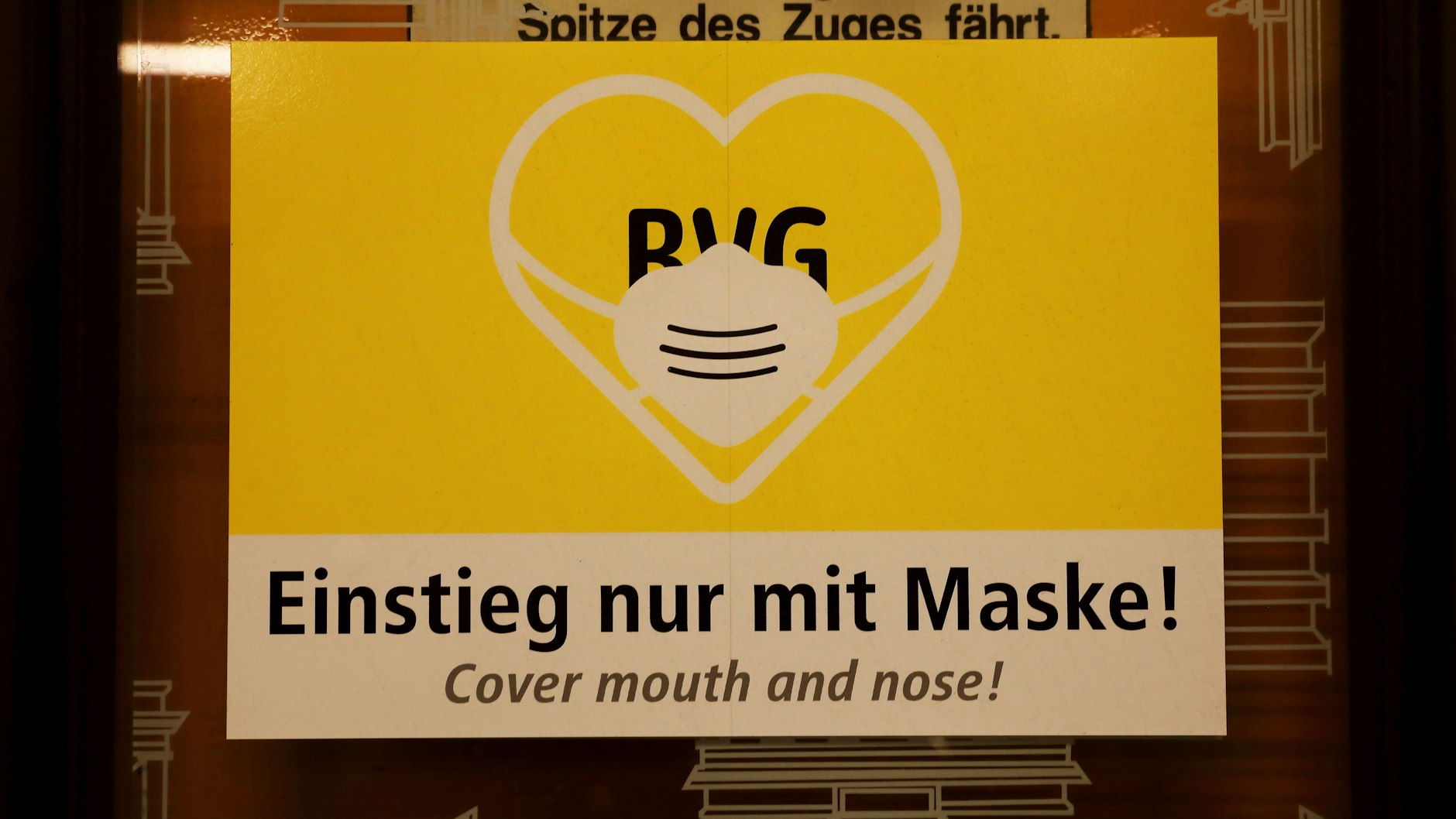 In den Zügen der BVG herrscht Maskenpflicht. Nachdem zwei Männer einen Fahrgast auf diese hingewiesen hatten, wurde der womöglich Alkoholisierte ausfallend.&nbsp; (Symbolbild)