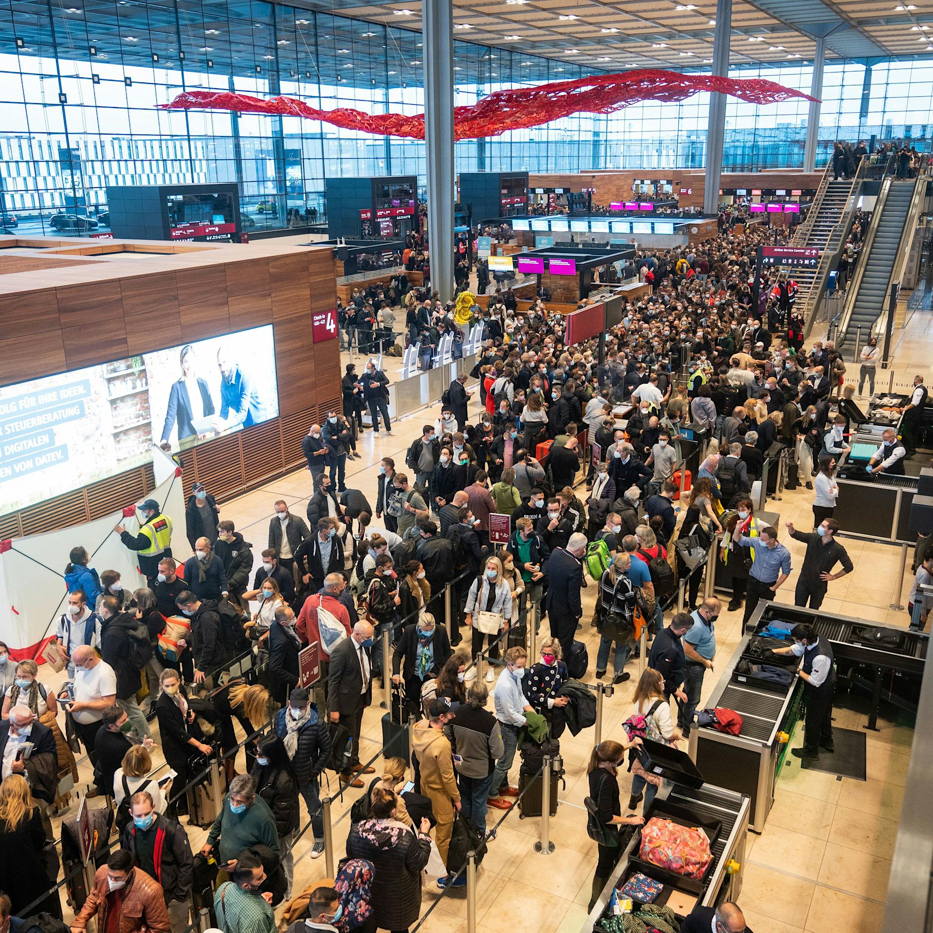 Kuddelmuddel am BER: Jetzt geht der „Fluchhafen“ sogar dem Verkehrsminister auf die Nerven!