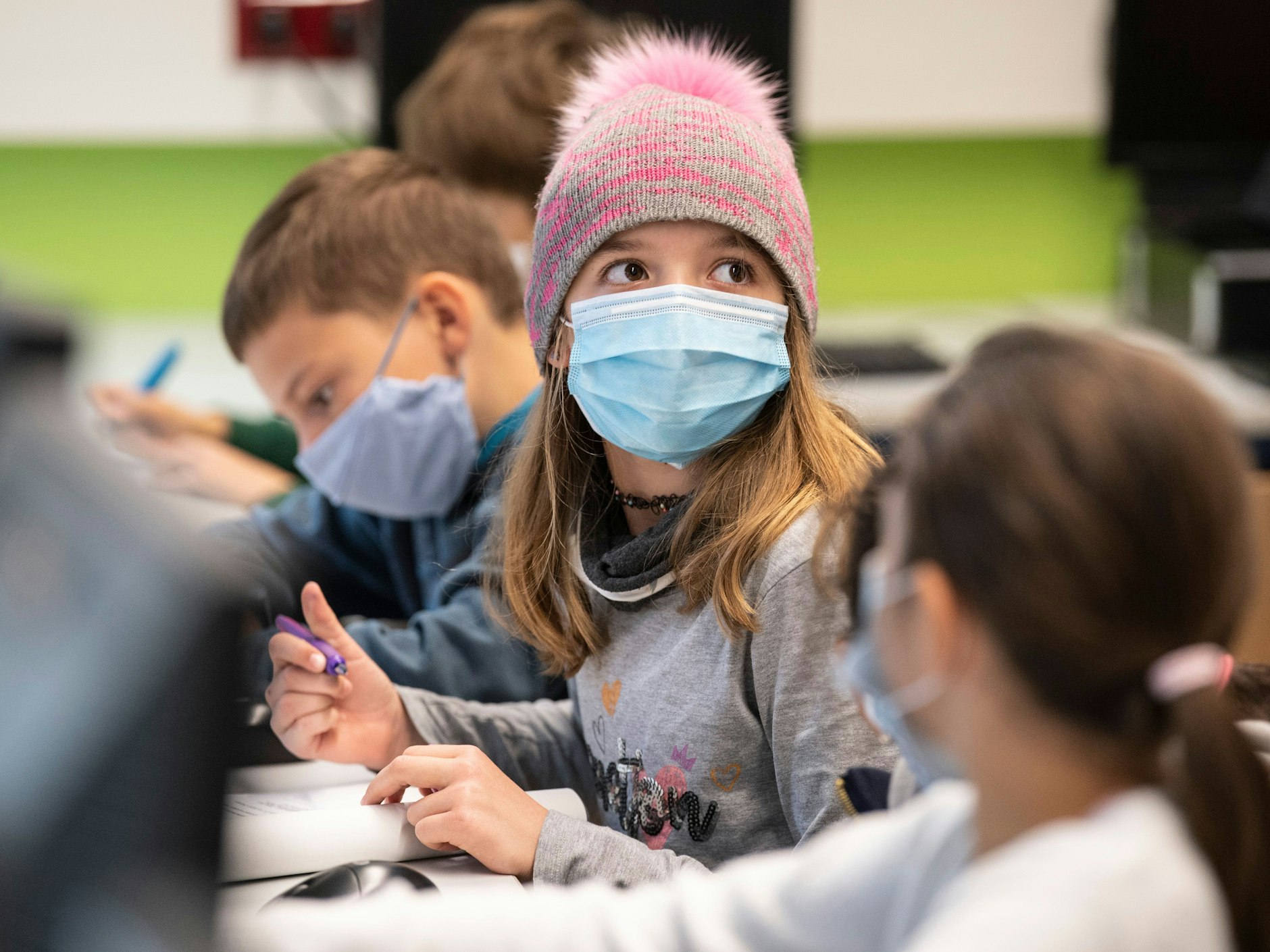 Das Aufatmen-Dürfen war von kurzer Dauer: Bald müssen Grundschüler wieder eine Maske tragen. 