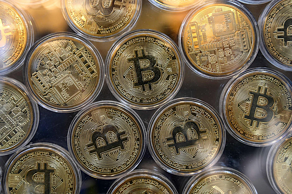 Der Bitcoin notierte im Plus bei 66.035 Dollar und nähert sich damit einem neuen Allzeithoch. (Symbolbild)