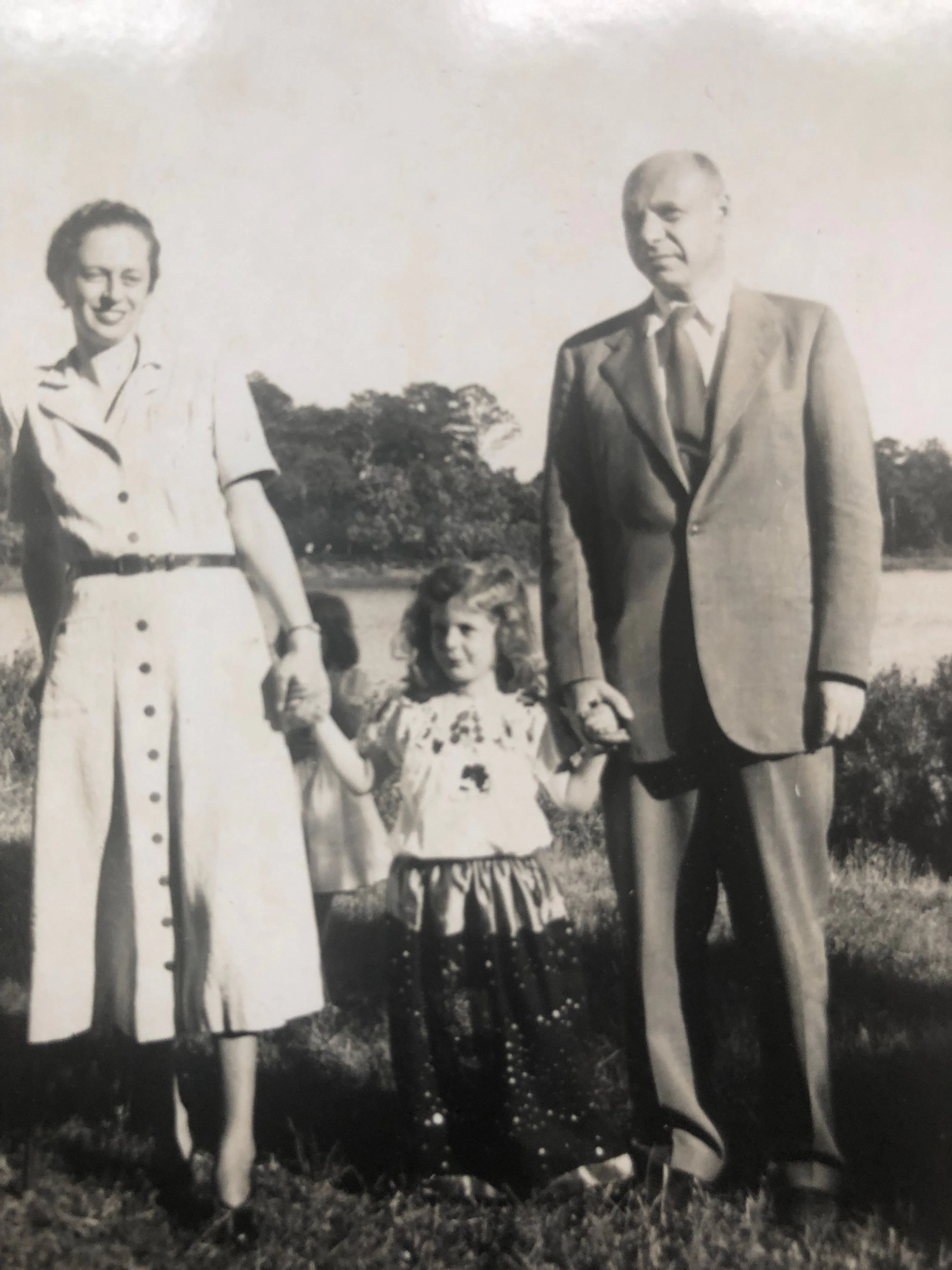 Arnold Strauss mit Frau und Tochter Margaret in den USA.<br>