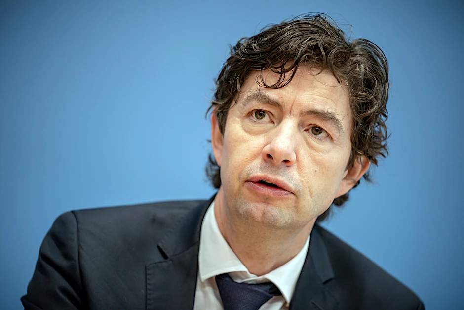 Charité-Virologe Christian Drosten hält neue Kontaktbeschränkungen für denkbar.