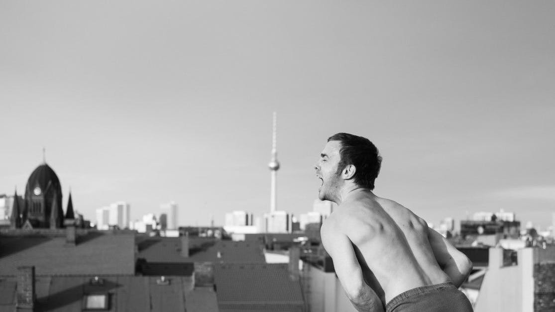 „Lieber Thomas“: Albrecht Schuch spielt den Dichter Thomas Brasch (1945–2001).<br>