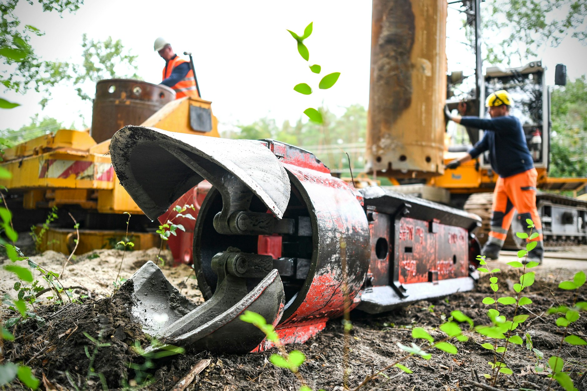 „Der Greifer“ – mit diesem Gerät können in einem Bohrloch störende Steine herausgeholt werden.&nbsp;<br><br>