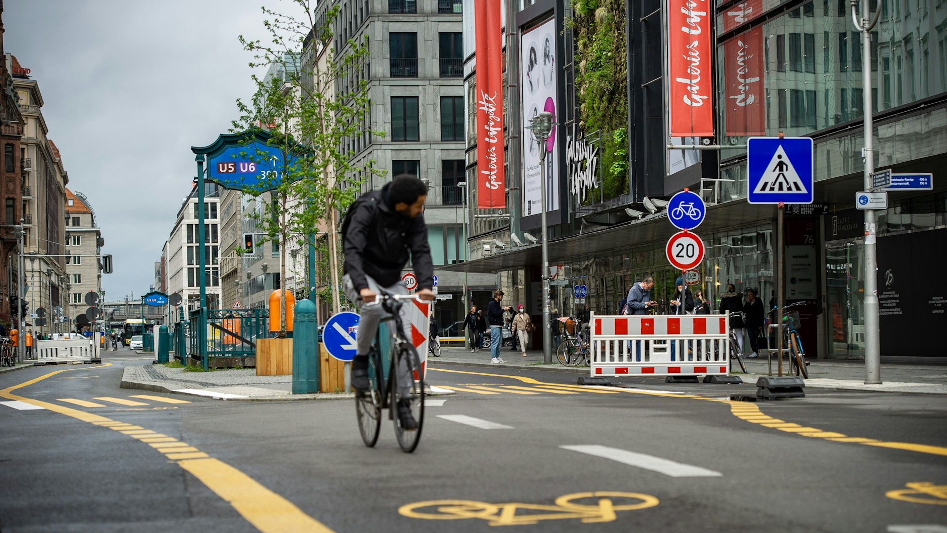 Die autofreie Friedrichstraße, vielfach als Flop beschrieben.<br> 