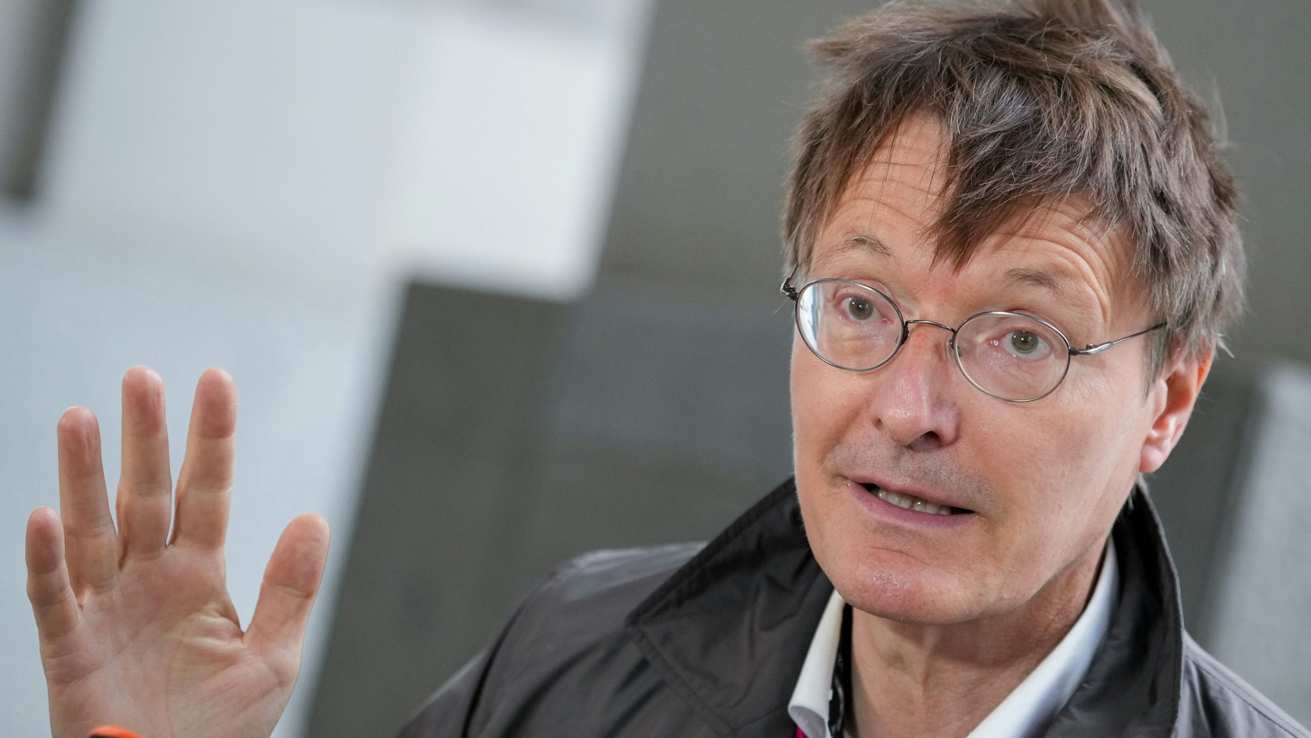 Karl Lauterbach von der SPD hat den Virologen Christian Drosten im Laufe der Pandemie als Liebling der Medien abgelöst. 