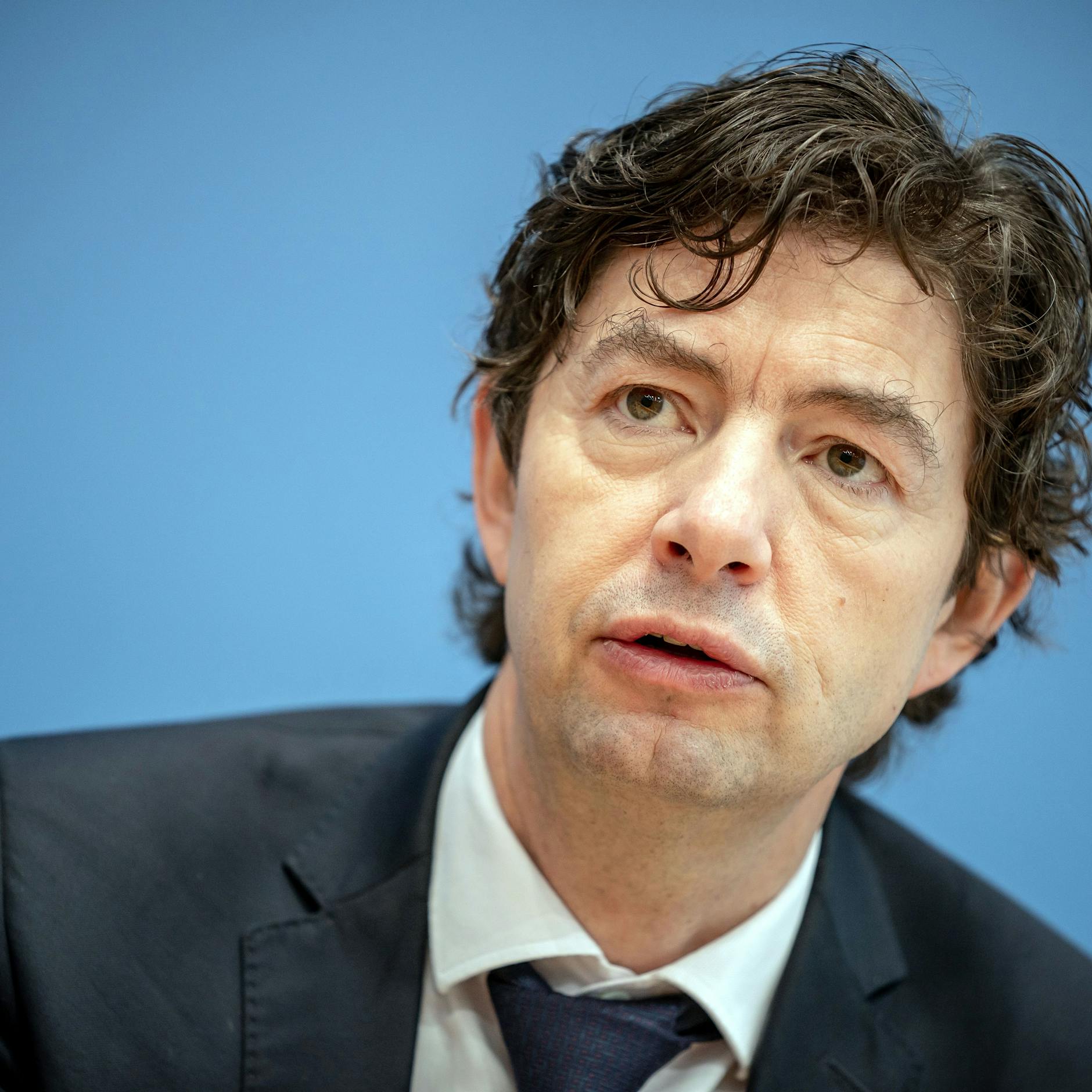 Mehr Tote, mehr Intensivpatienten: Kommen 2G und Impfpflicht?