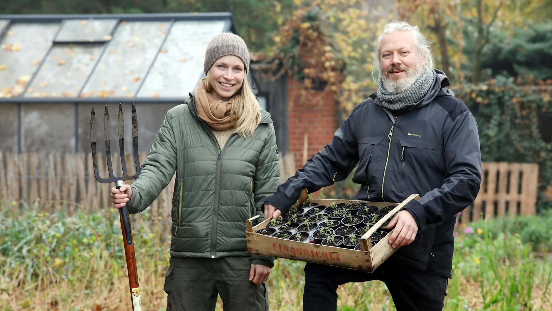 Der Profi-Musiker Reuben und Imke sind Eltern von zwei Kindern und Autodidakten in Sachen Gartenbau. Die Leidenschaft für Kreisläufe in der Natur schweißt sie zusammen.