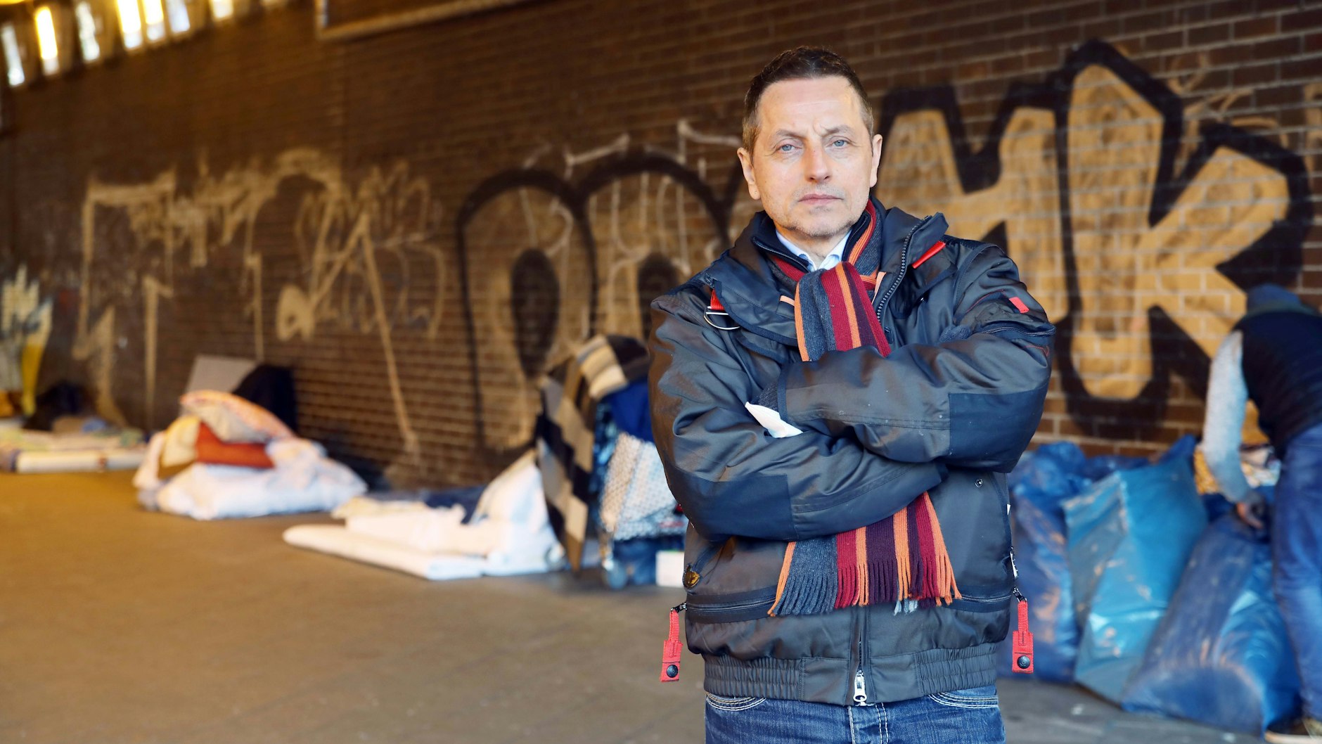 Thomas de Vachroi am Stuttgarter Platz, wo viele obdachlose Menschen leben.&nbsp;