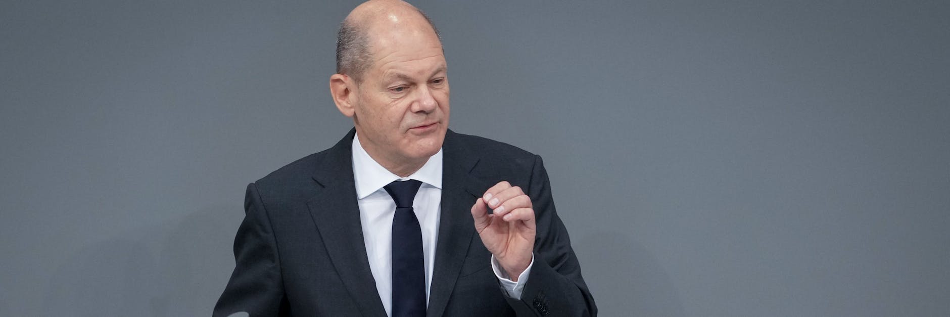 SPD-Kanzlerkandidat Olaf Scholz äußerte sich nach langem Schweigen erstmals zur Corona-Lage im Bundestag.