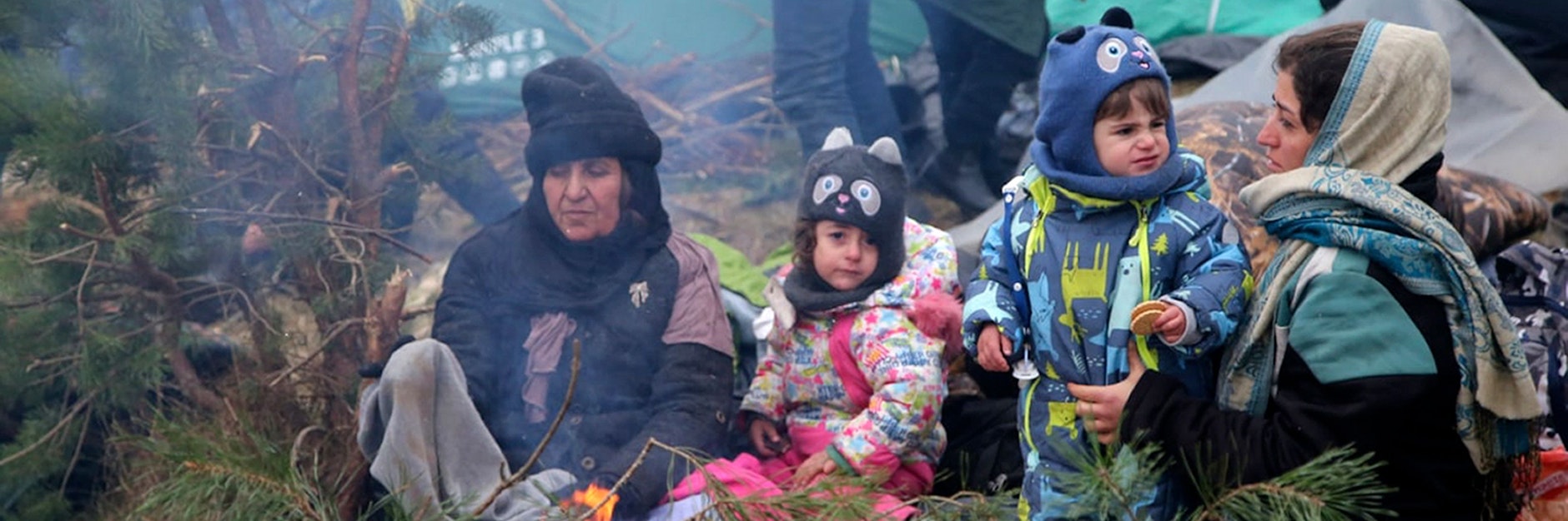 Bei eisiger Kälte harren Frauen mit ihren Kindern in Camps an der belarussisch-polnischen Grenze aus.&nbsp;