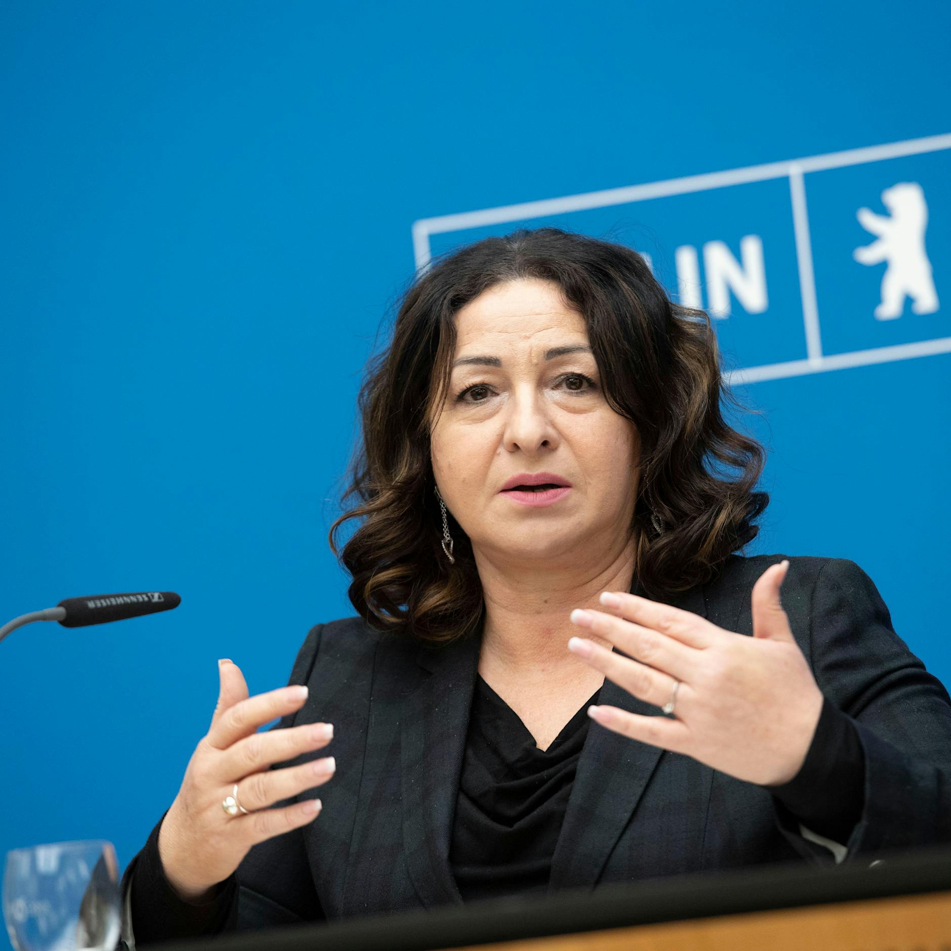 Gesundheitssenatorin rät: Vermeiden Sie Kontakt mit Ungeimpften!