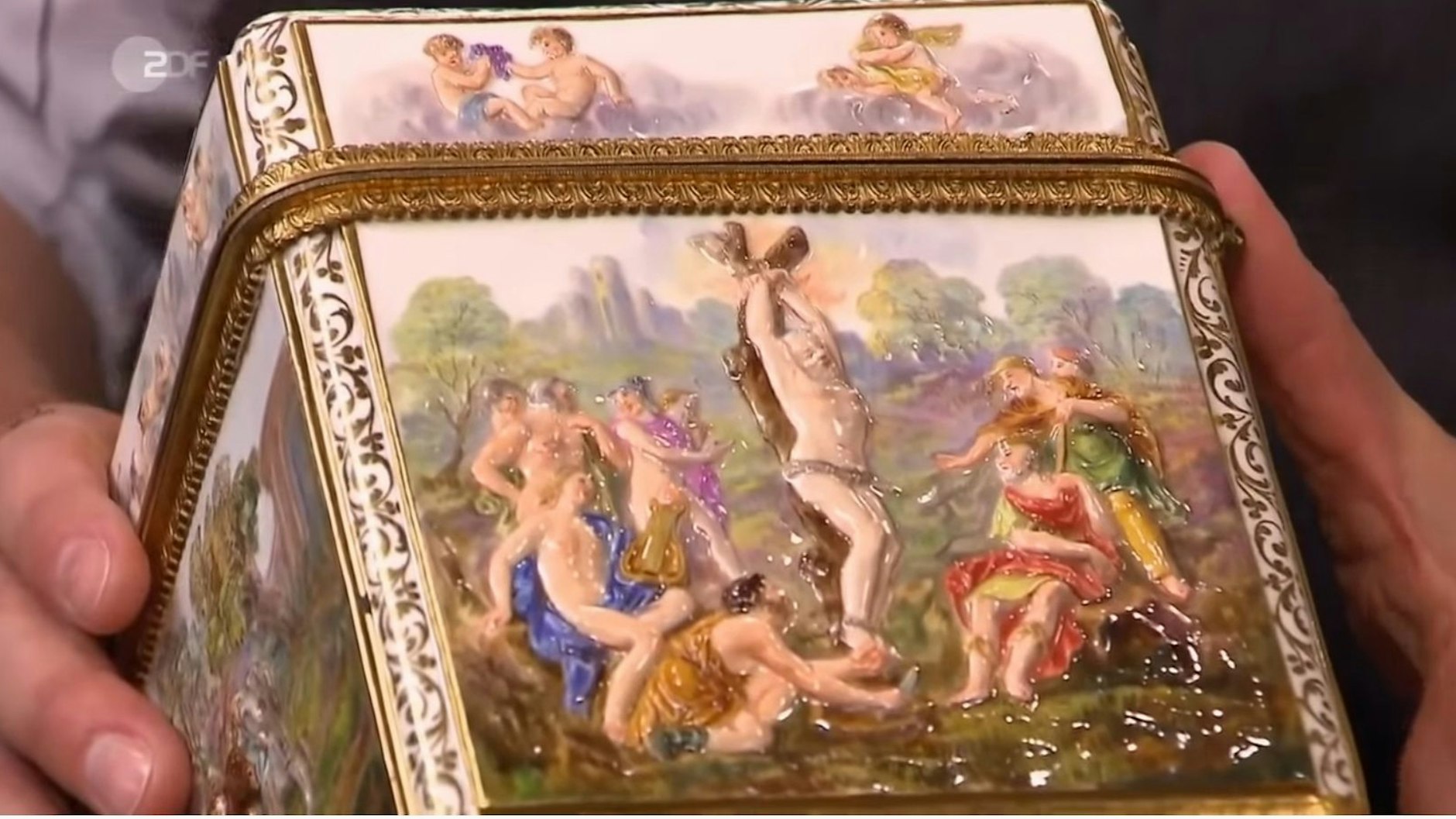 Die Schatulle bei „Bares für Rares“ zeigt Szenen der griechischen Mythologie.&nbsp;