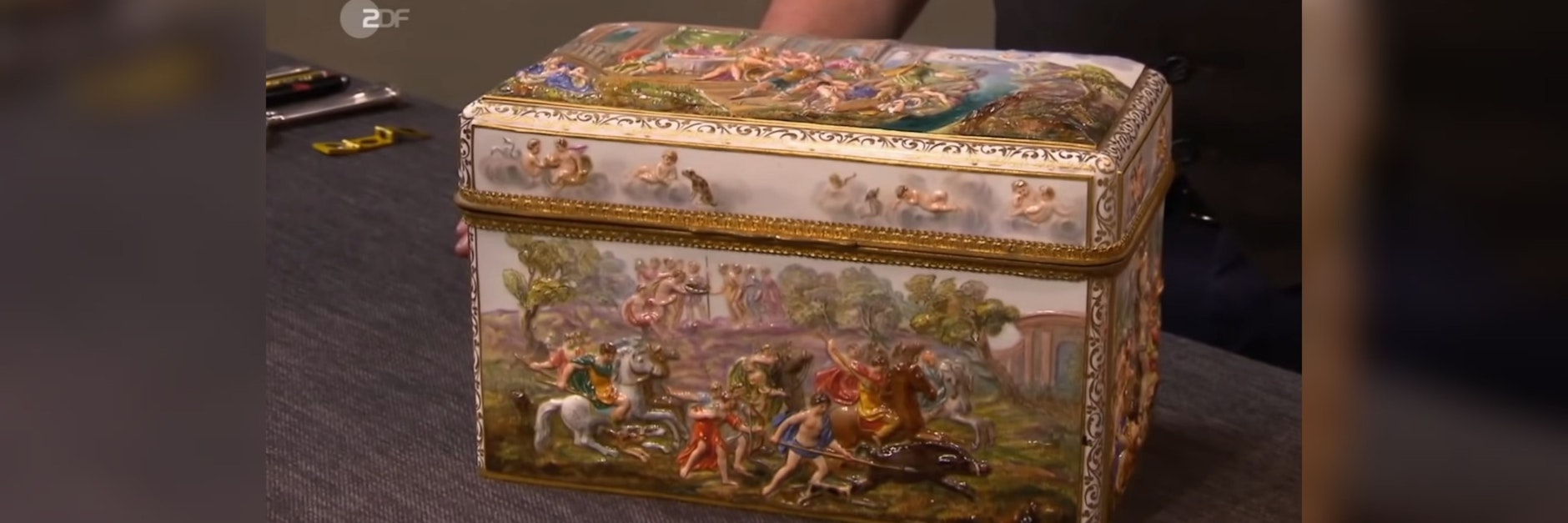 Diese dekorative Schatulle stehe bei „Bares für Rares“ zum Verkauf.