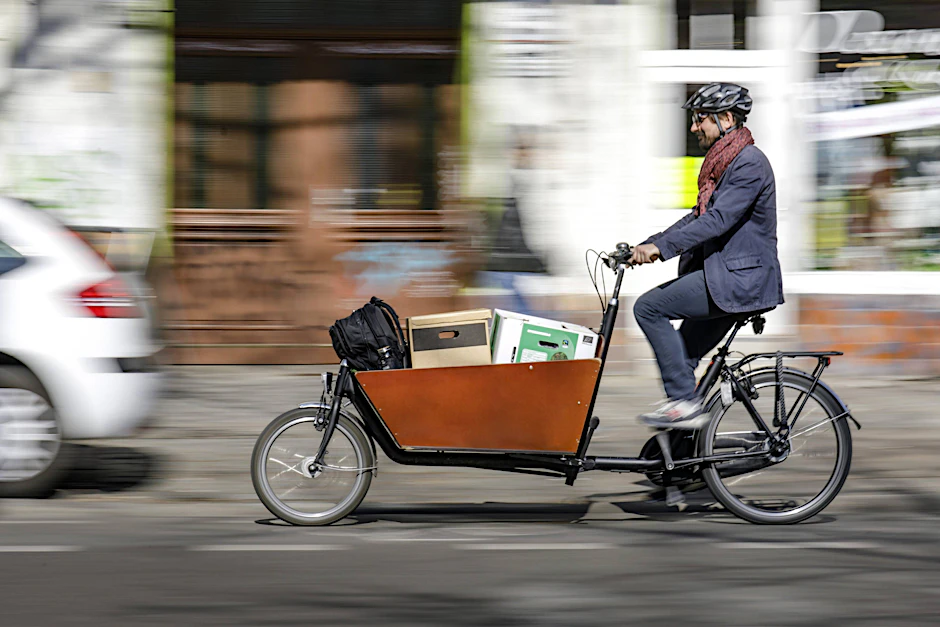 In so ein Lastenrad - hier ein Longjohn - passt jede Menge rein. Beim Kauf gibt es dennoch viel zu beachten.