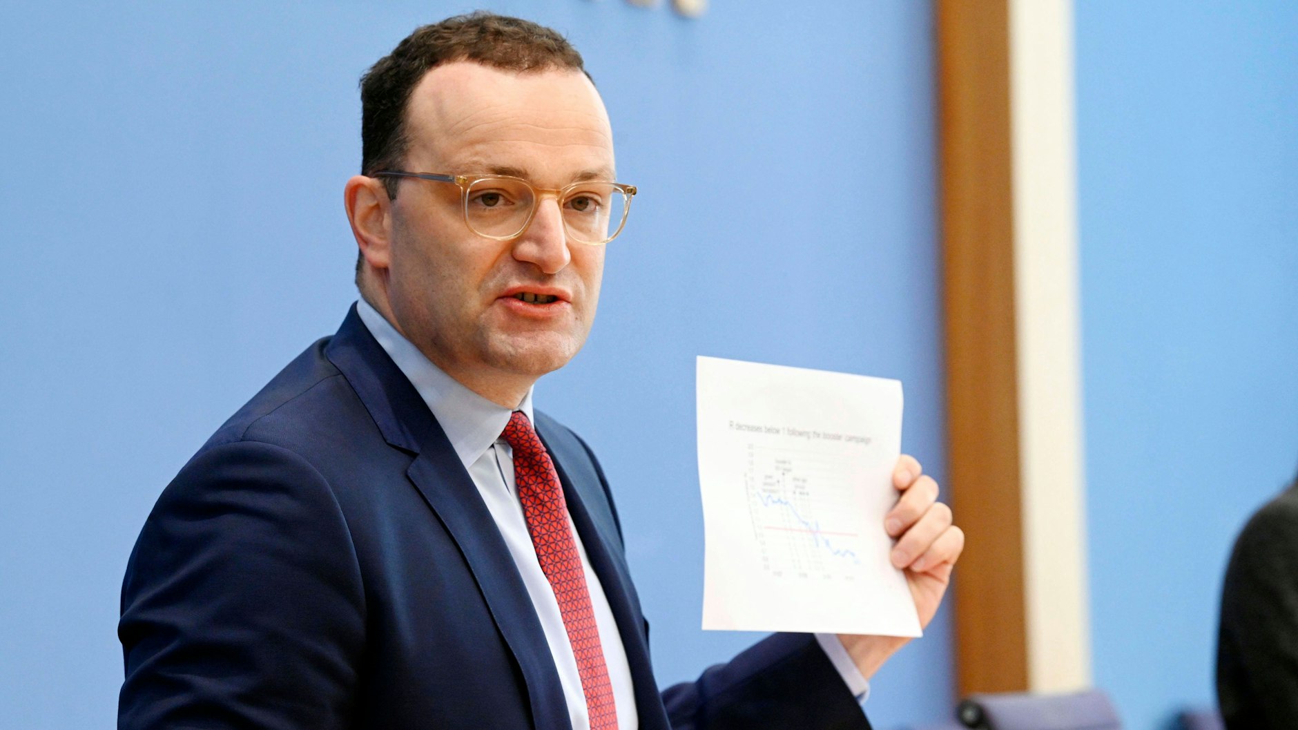 Gesundheitsminister Jens Spahn (CDU) plant schärfere Corona-Regeln und die Wiedereinführung kostenloser Corona-Tests (Archivbild).