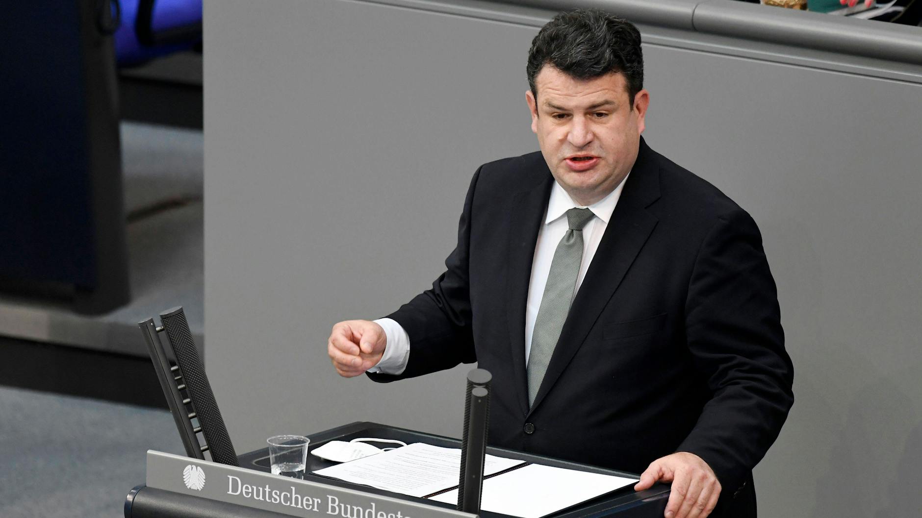 Bundesarbeitsminister Hubertus Heil (SPD) ist für eine 3G-Regelung am Arbeitsplatz.