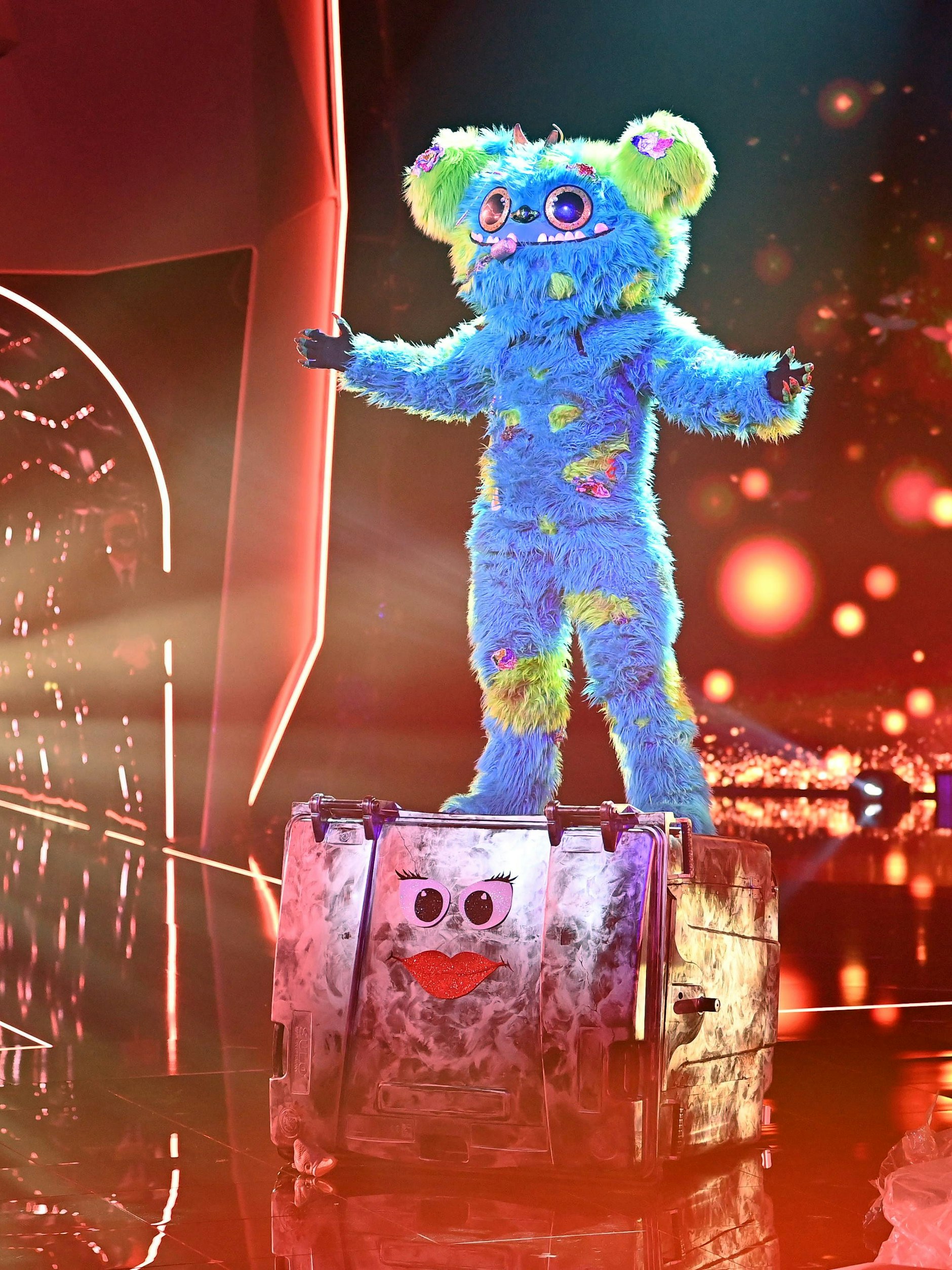 Mülli Müller beim Auftritt auf der „Masked Singer“-Bühne.