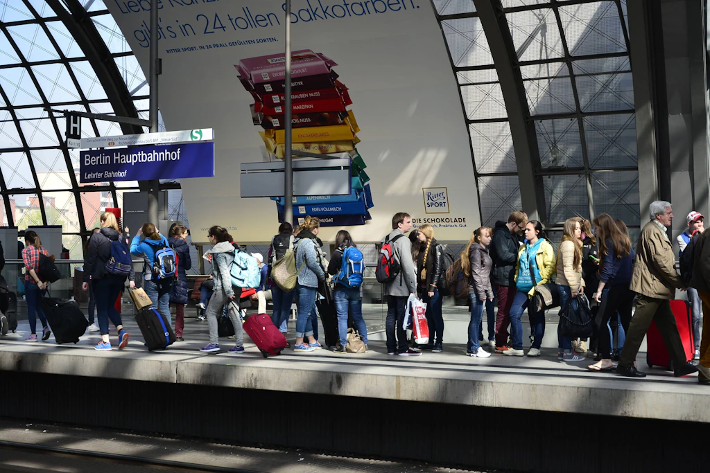 Volle Züge an Weihnachten: Lauterbach und Habeck wollen 3G im Fernverkehr
