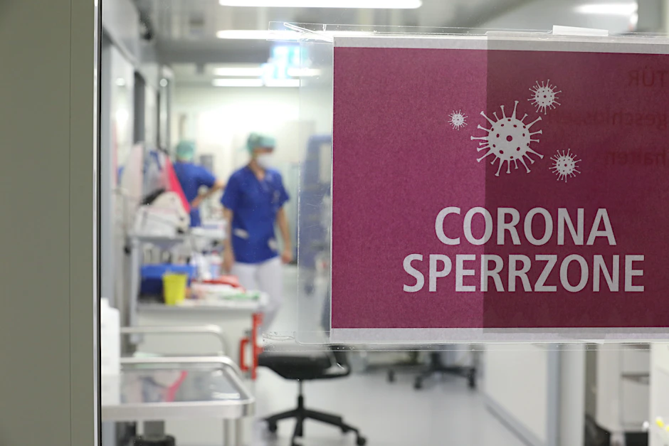 Nach Überzeugung von Politikern stehen Deutschland äußerst harte Wochen in der Corona-Pandemie bevor. Auch Intensivmediziner sind alarmiert (Symbolbild).