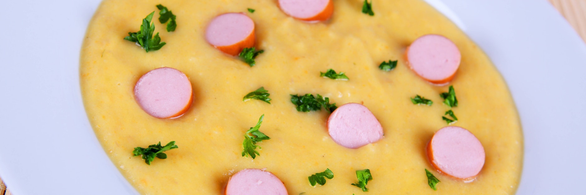 Sächsische Kartoffelsuppe ist ein leckeres, herzhaftes Essen - das Rezept ist nicht schwer nachzumachen.