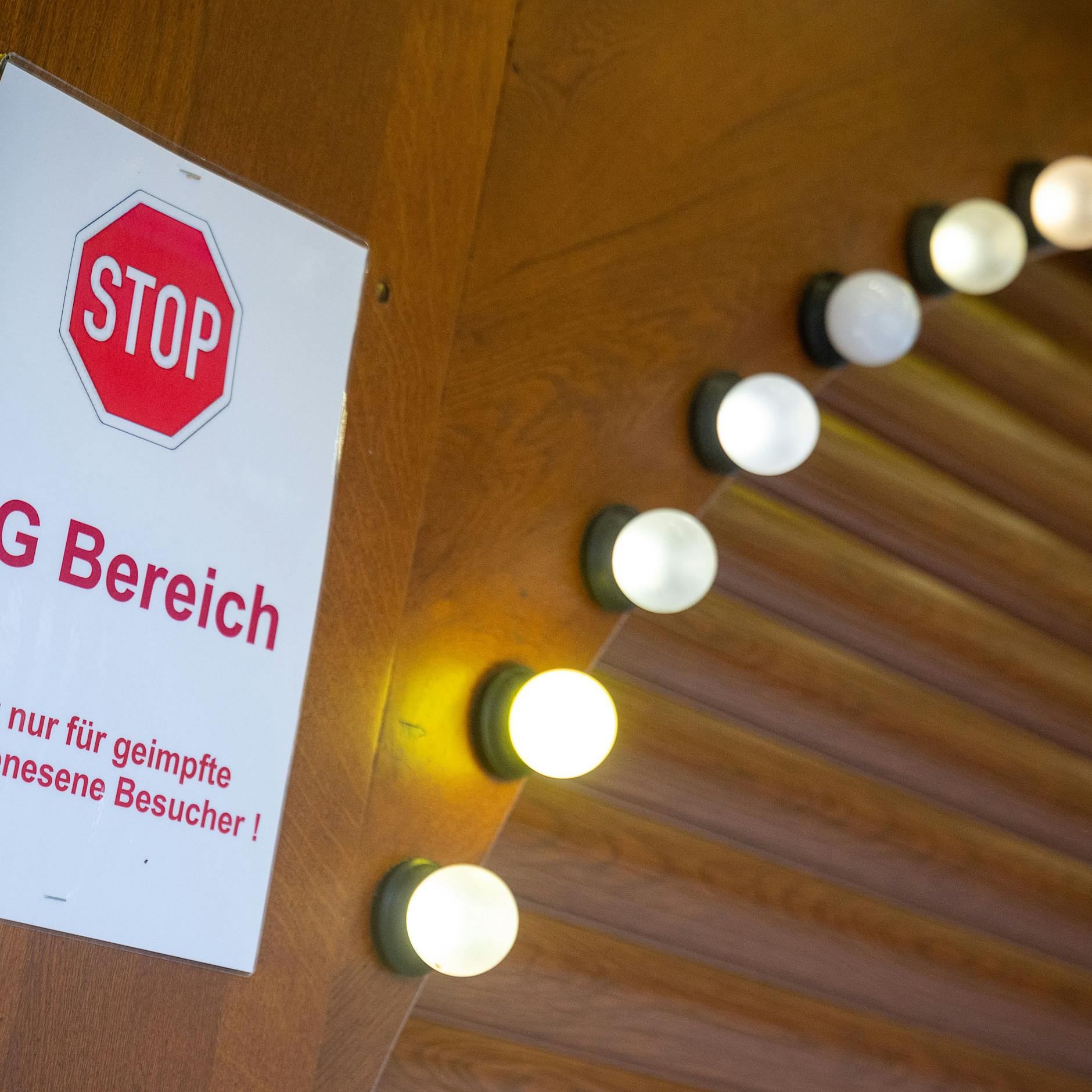 2G-Regelung: Was passiert mit Theatertickets und Fitnessstudio-Gebühren?