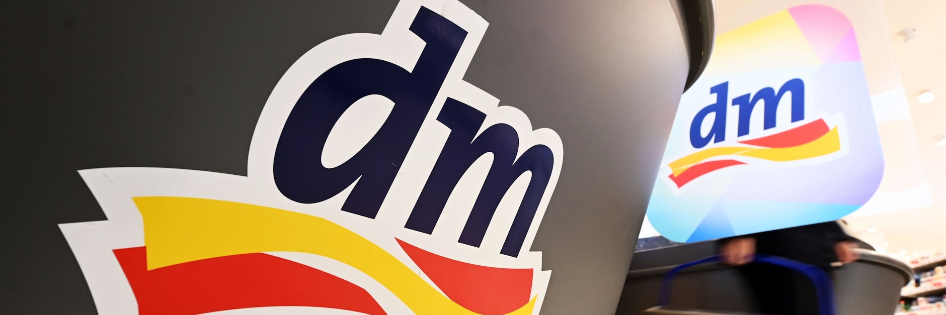 Die Drogeriemarktkette dm hat ein Spray zurückgerufen. Bei seiner Verwendung könnte eine Infektion drohen (Archivfoto).&nbsp;&nbsp;