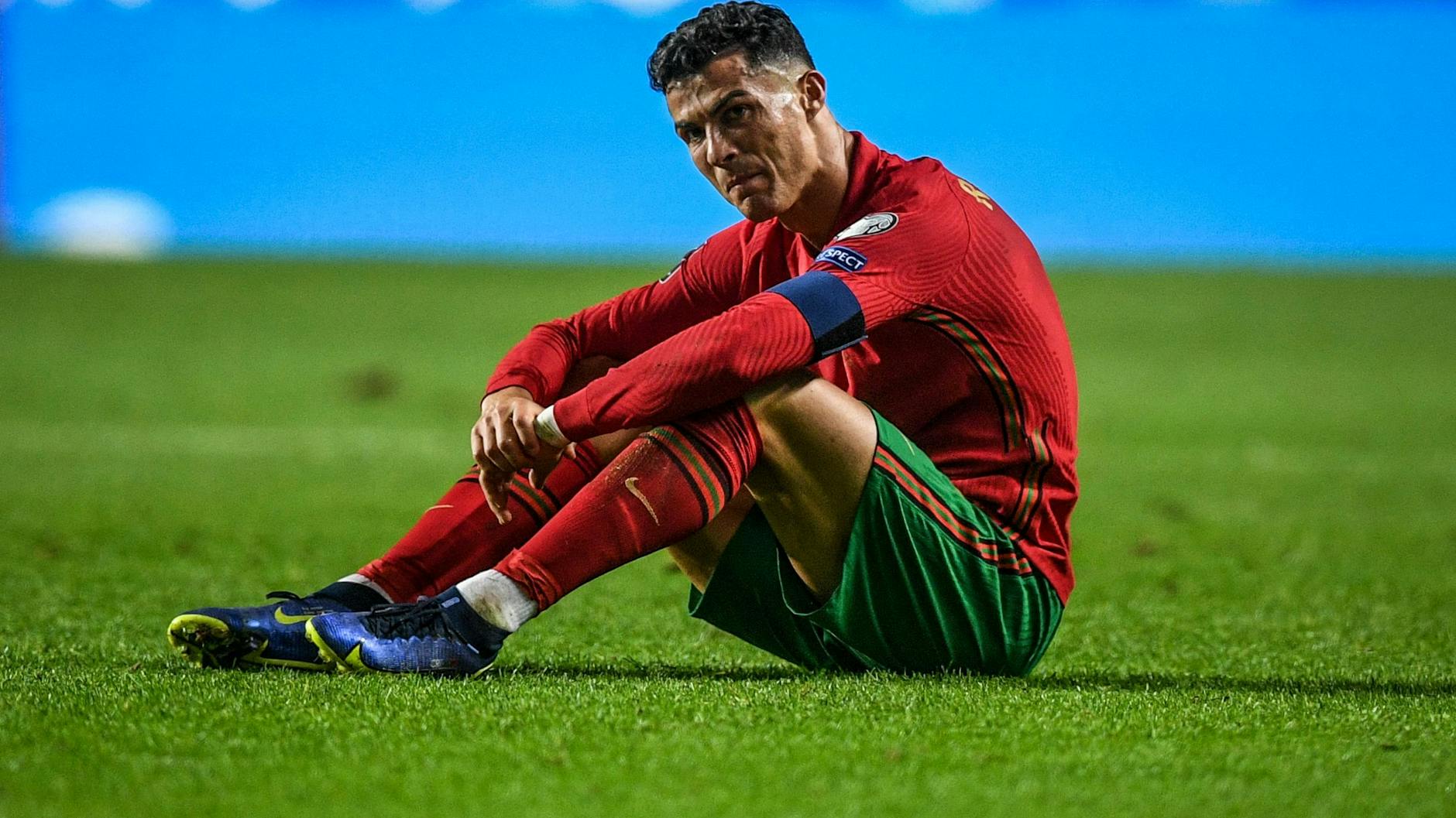 Pure Enttäuschung: Superstar Cristiano Ronaldo hat mit Portugal durch die Niederlage gegen Serbien die direkte Qualifikation für die Weltmeisterschaft verpasst.