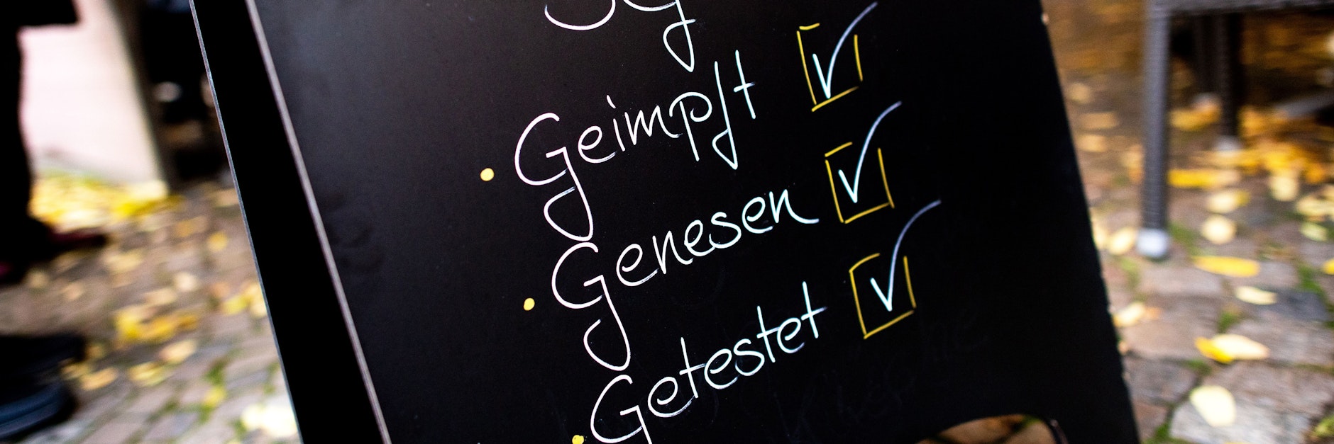 Geimpft, genesen, getestet: ob 3G-Regeln helfen? Experten sind skeptisch.