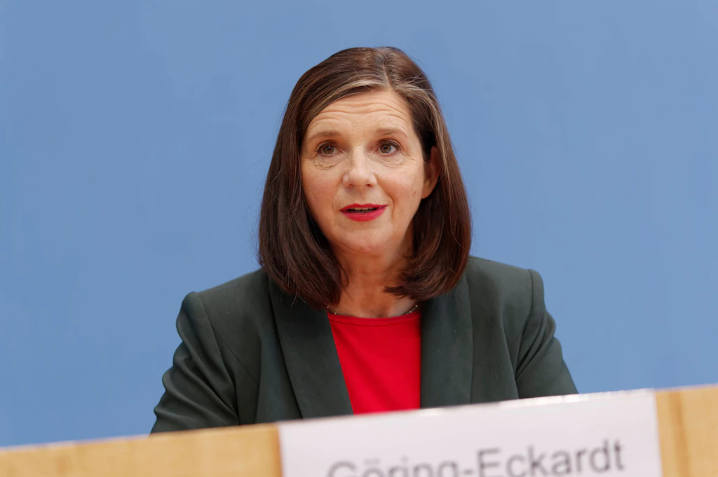 Grüne rudern zurück: Noch keine Einigung auf Impfpflicht für einzelne Berufe