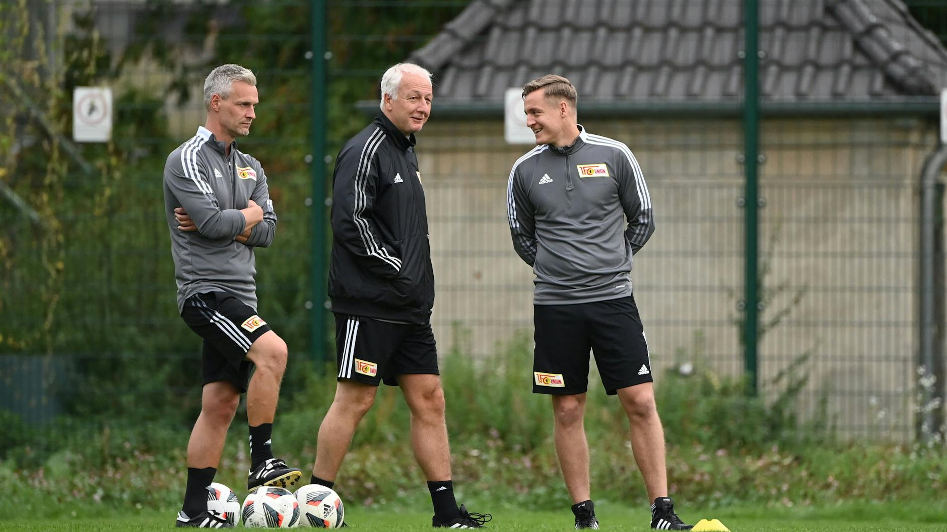 Kroos hospitierte nach dem Karriere-Ende beim 1. FC Union in der A-Jugend unter Andre Hofschneider (Cheftrainer NLZ) und U19-Trainer Andre Vilk (l.).