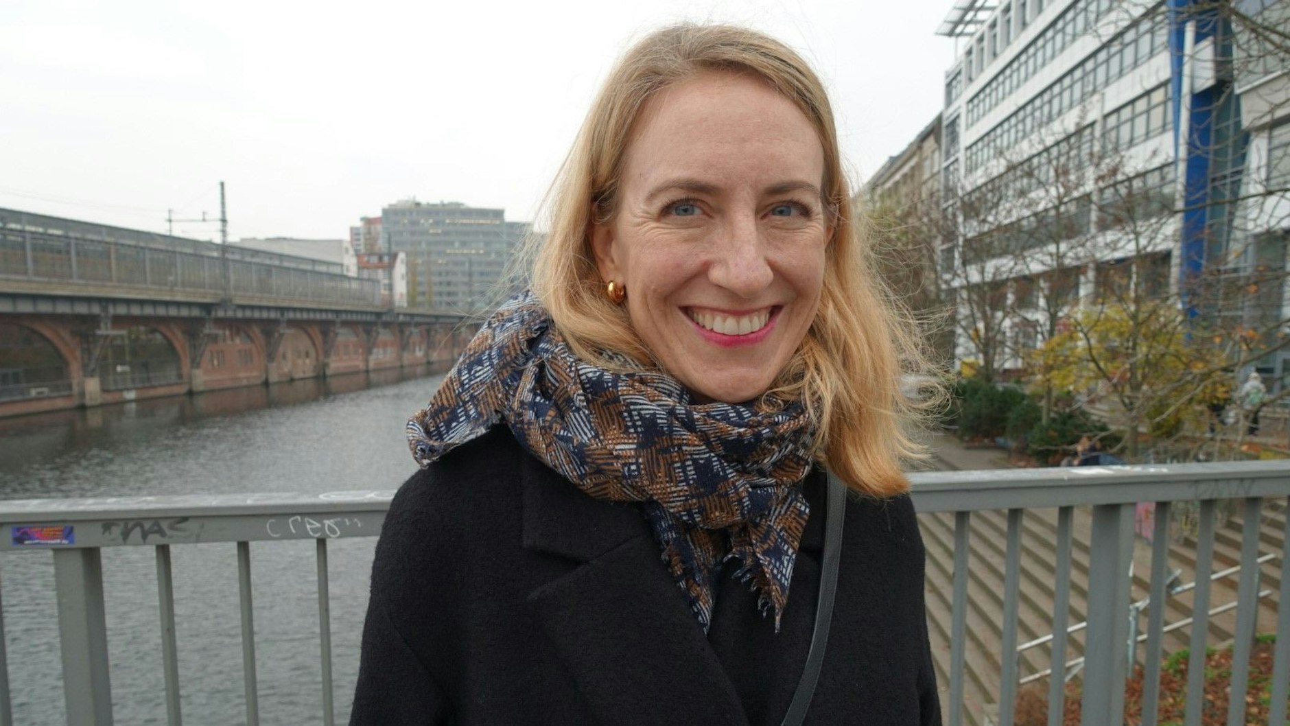 Promovierte Juristin, Radfahrerin, Mutter von zwei Kindern: Im 380.000-Einwohner-Bezirk Mitte leitet Almut Neumann (37) die&nbsp;Abteilung Ordnung, Umwelt, Natur, Straßen und Grünflächen.