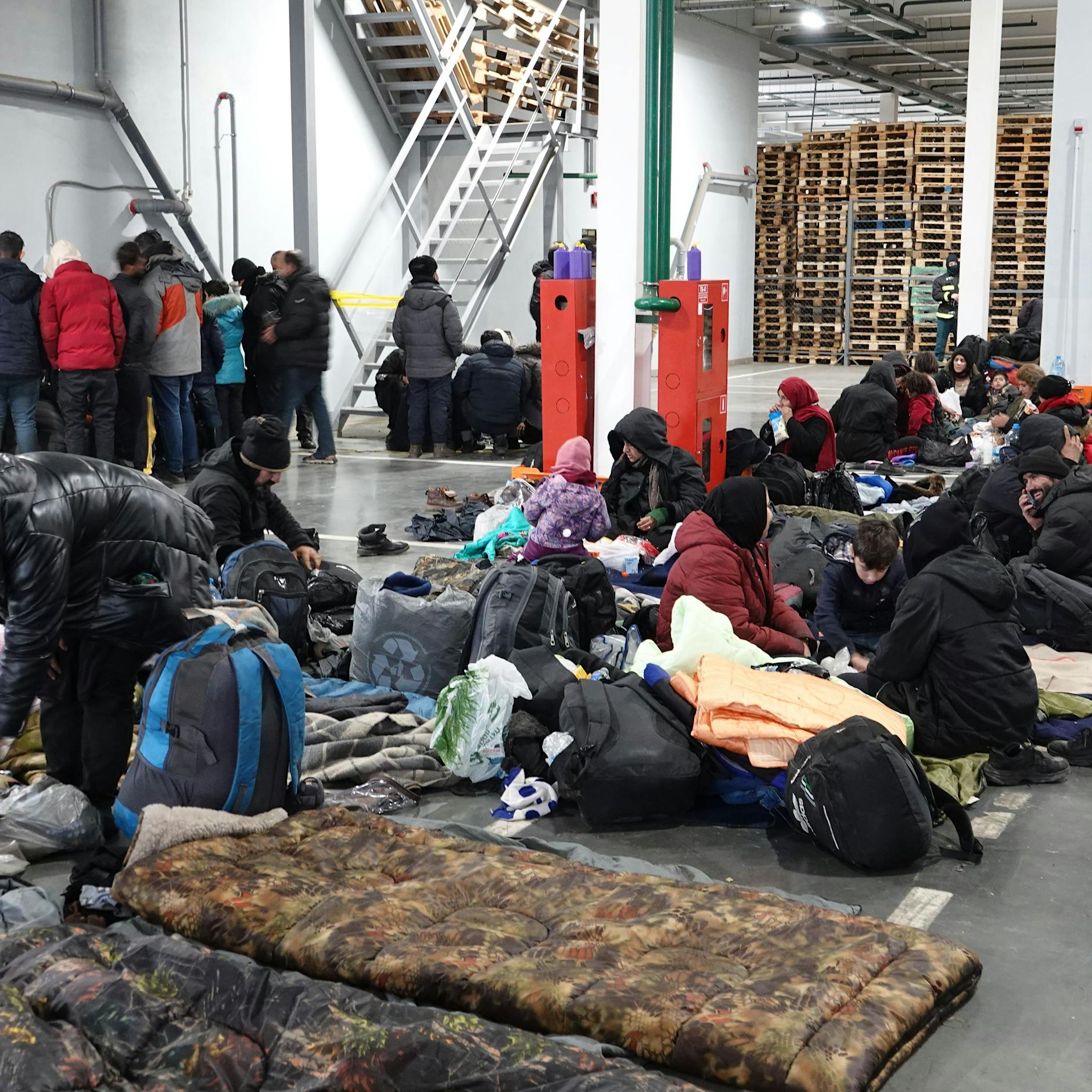 Belarus soll Migranten mit Bussen von der Grenze zu Polen holen