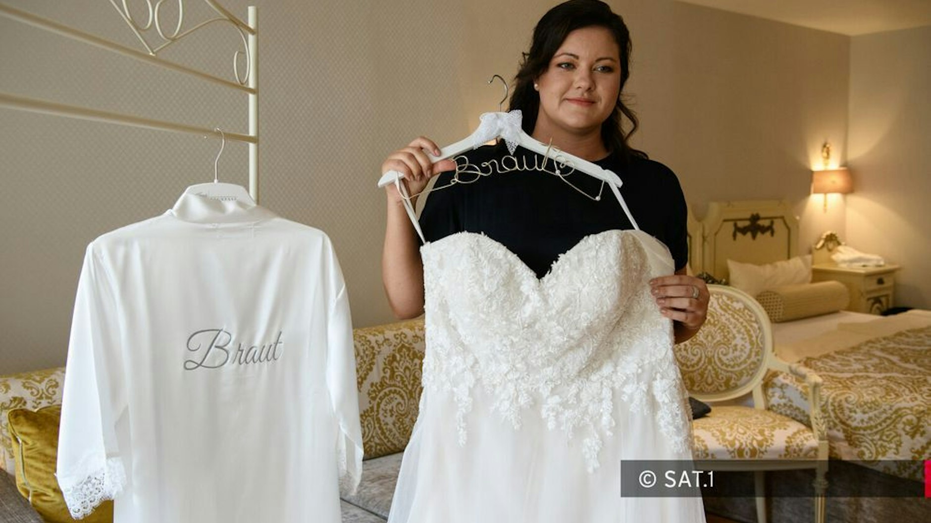 Beim Styling für ihre „Hochzeit auf den ersten Blick“ ist Simone noch nicht aufgeregt.