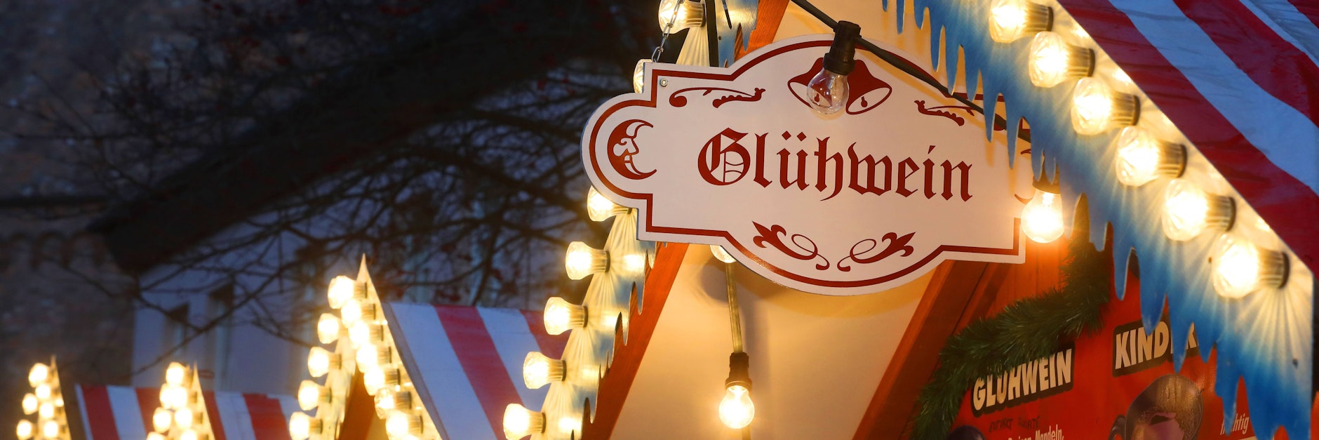 Auf dem Gelände der Rennbahn Hoppegarten bleiben die Lichter aus - das „Winter Wunderland“ wurde vom Gericht untersagt.