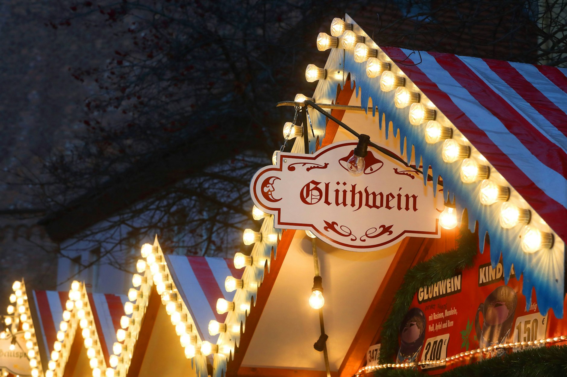 Viele gehen gern auf den Weihnachtsmarkt – doch überall locken hier Kalorien-Fallen!