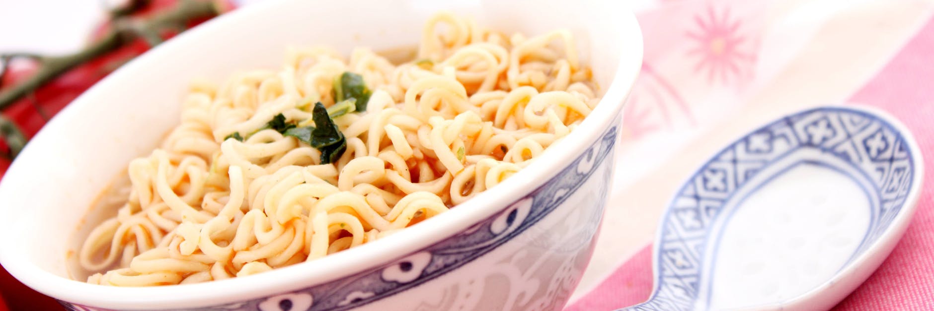 In gerade einmal fünf Minuten stehen die Asia-Blitznudeln auf dem Tisch.