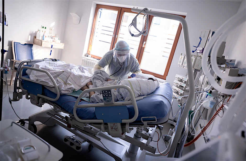 Die Hospitalisierungs-Inzidenz ist für die Verschärfung von Corona-Maßnahmen ein wichtiger Parameter (Symbolbild).