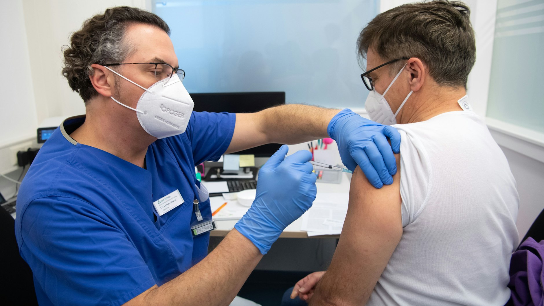 Auch in Krankenhäusern will Brandenburg künftig wieder Impfmöglichkeiten schaffen (Archivbild).