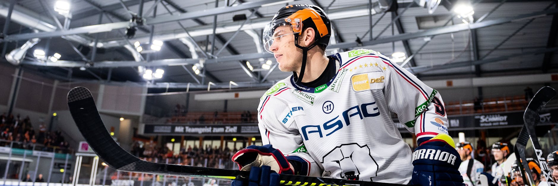 Leo Pföderl ist mit bisher zehn Toren und elf Vorlagen momentan der beste Punkte-Sammler der Eisbären.