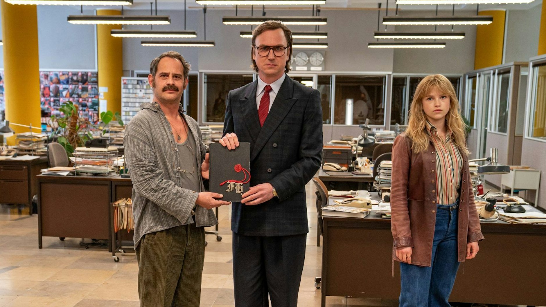 Moritz Bleibtreu, Lars Eidinger und&nbsp;Sinje Irslinger spielen die Hauptrollen in „Faking Hitler“.