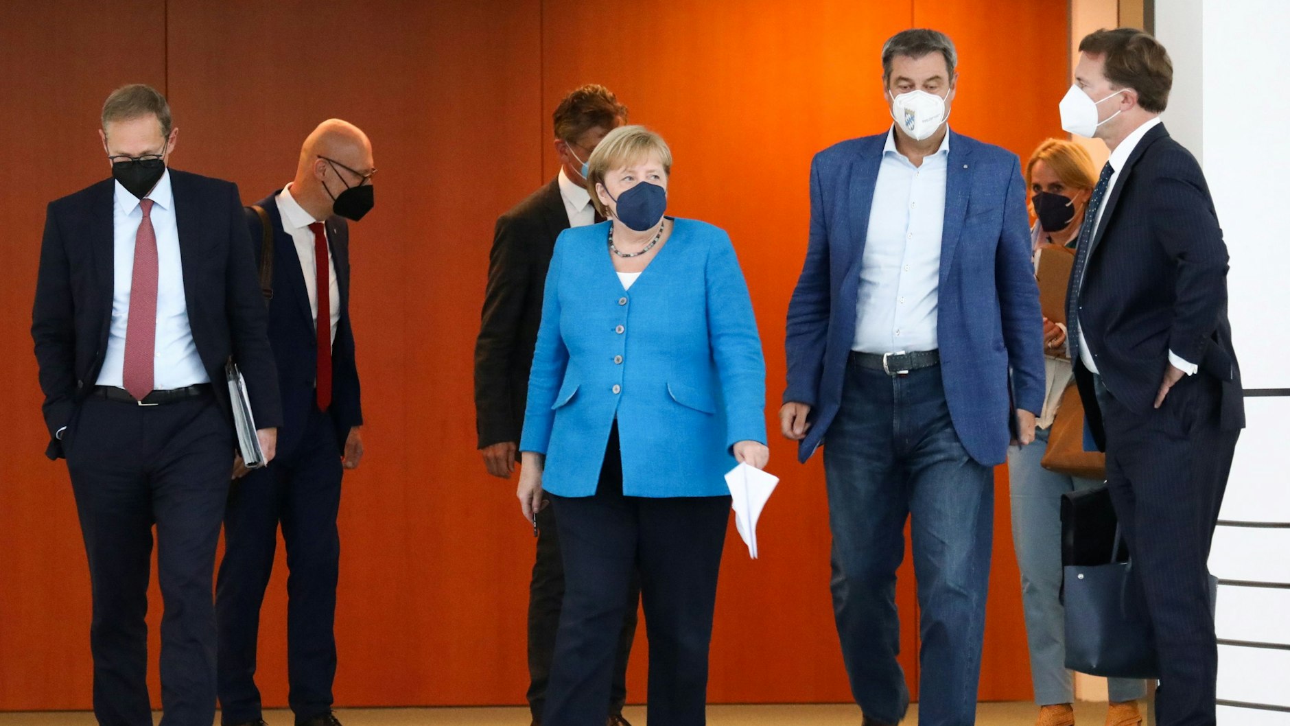Kanzlerin Merkel zusammen mit Berlins Regierendem Bürgermeister Michael Müller und Bayerns Ministerpräsident Markus Söder. 