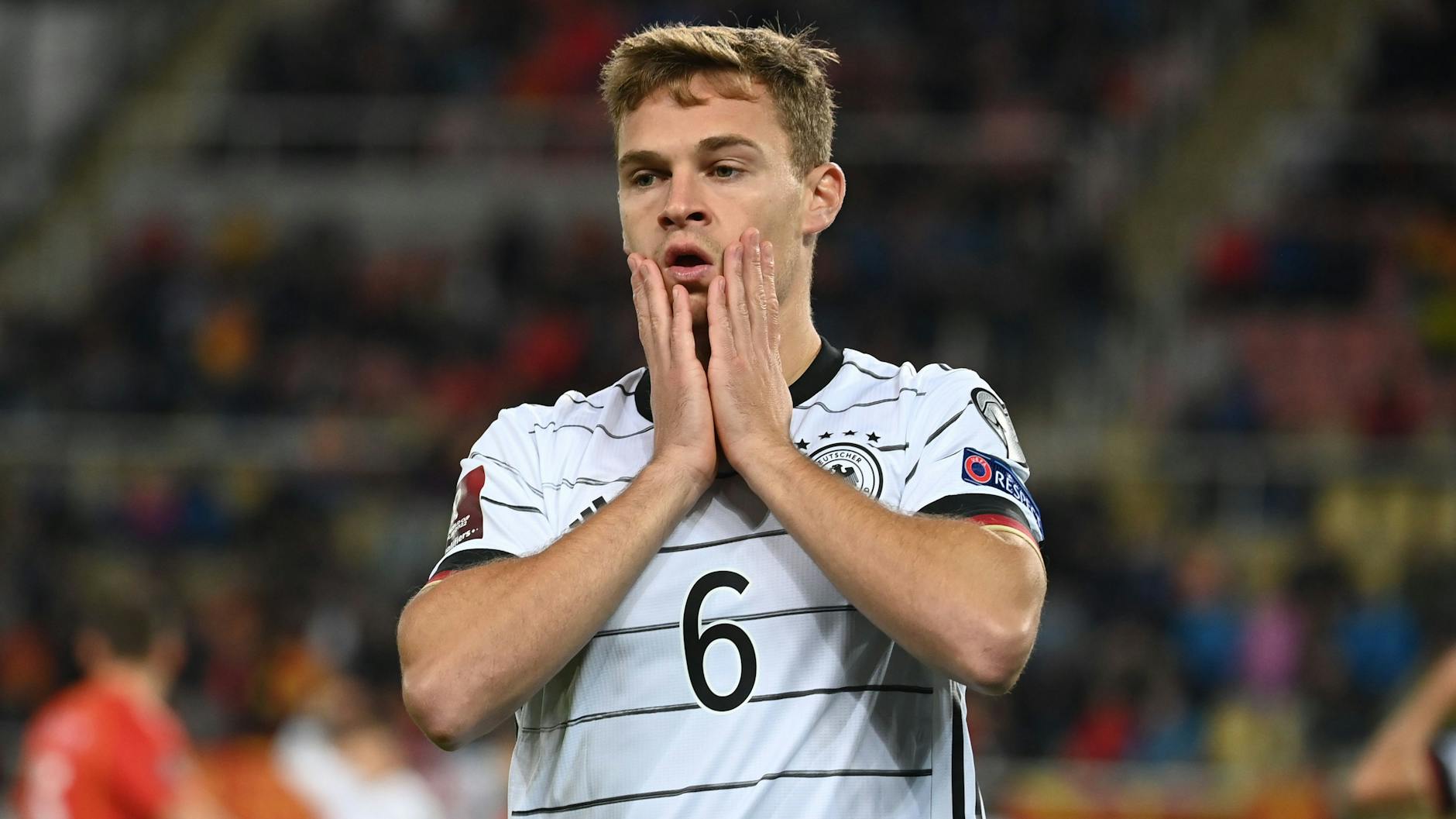 Fußball-Profi Joshua Kimmich, hier zu sehen im Trikot der deutschen Nationalelf (Archivbild)