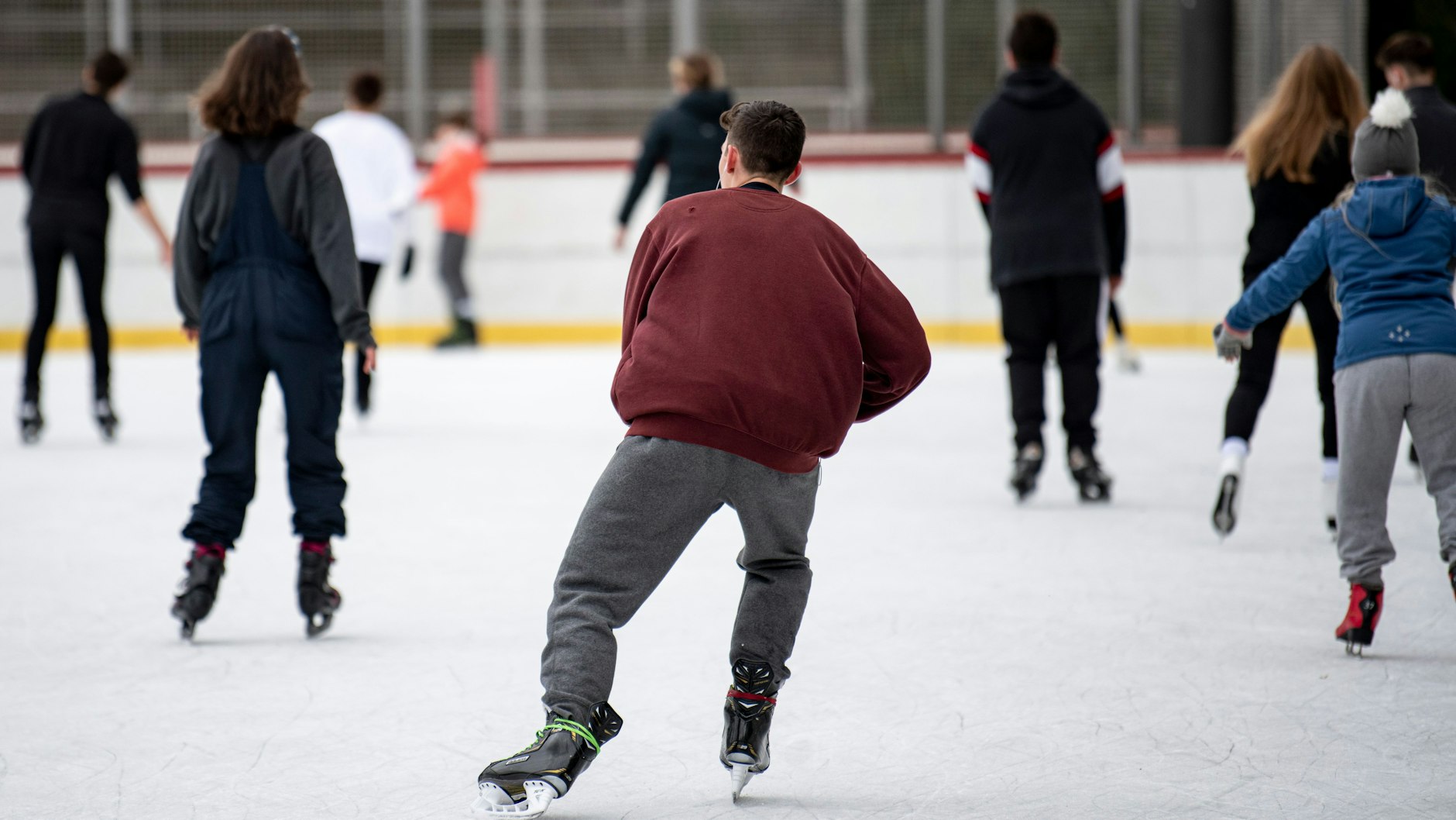 Berlin Aggressionen gegen Personal Eisstadion Neukölln am Wochenende zu
