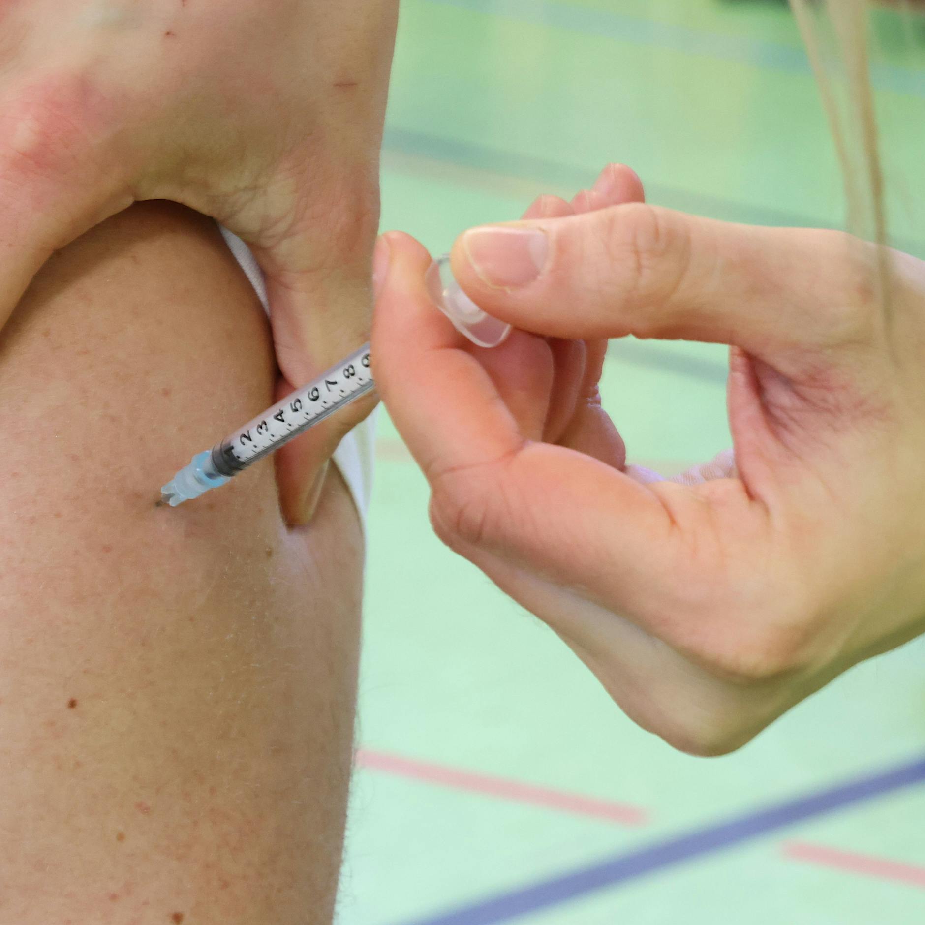 Impfpflicht für Pflegekräfte? An der Charité nicht nötig