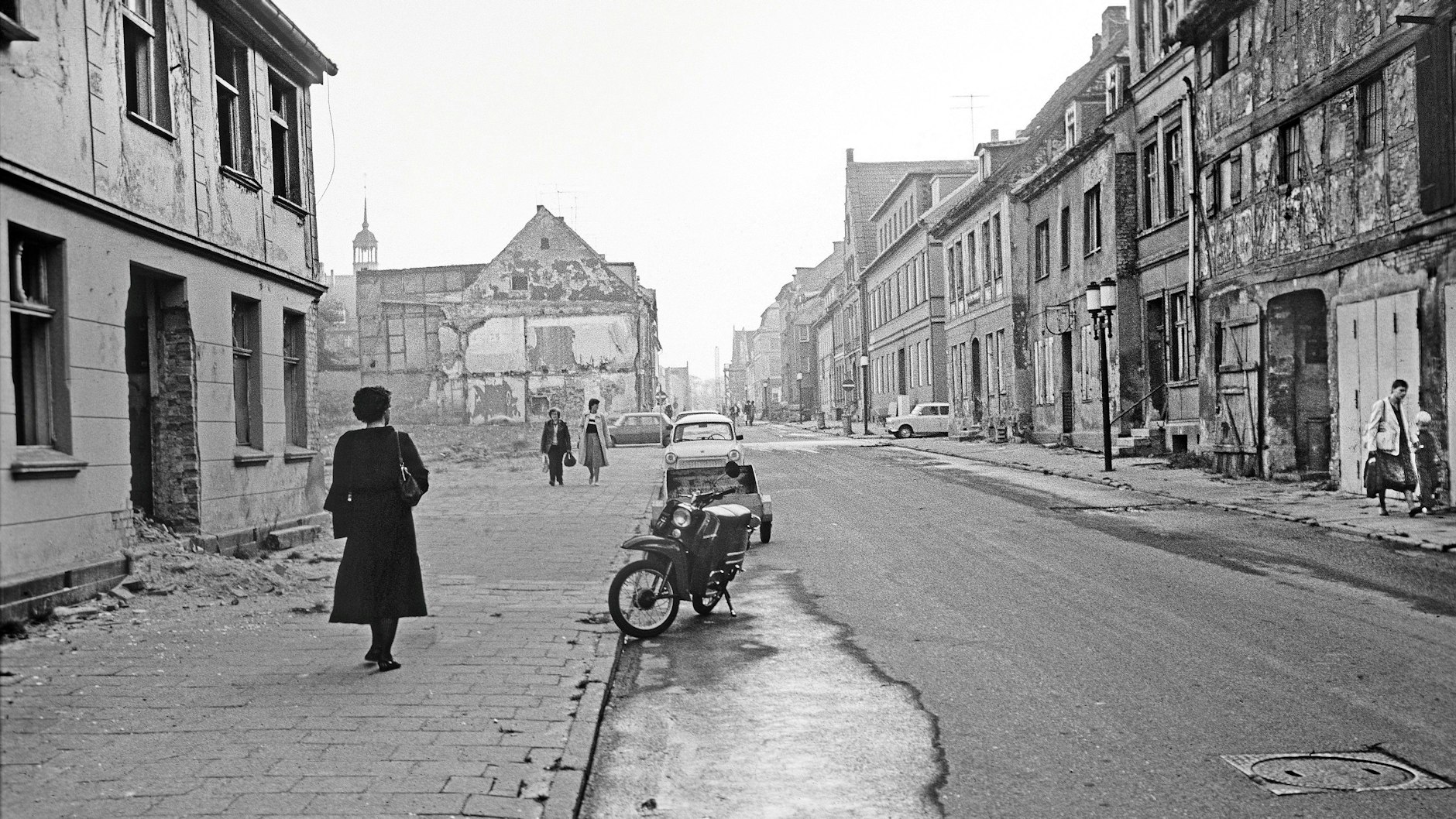 Erste Abrisse 1986 in der Greifswalder Fischstraße. Dieses Foto ist wie alle unten gezeigten in der&nbsp;<br>Ausstellung „Stadtwende“ in Brandenburg/Havel zu sehen.