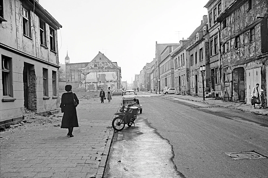 Erste Abrisse 1986 in der Greifswalder Fischstraße. Dieses Foto ist wie alle unten gezeigten in der&nbsp;<br>Ausstellung „Stadtwende“ in Brandenburg/Havel zu sehen.