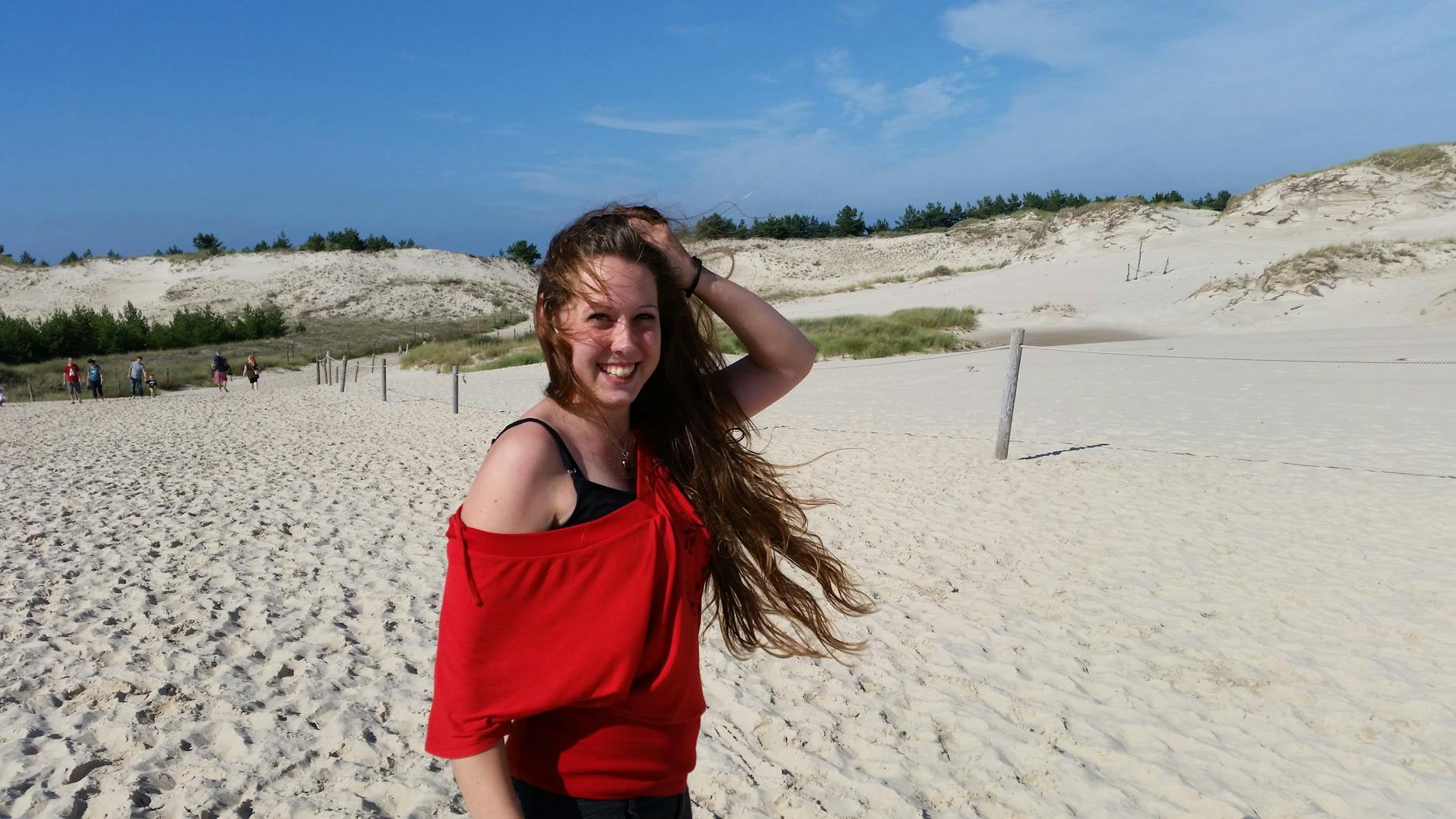 Damals war ihr Leben noch unbeschwert: Jacqueline P. im Urlaub am Strand.