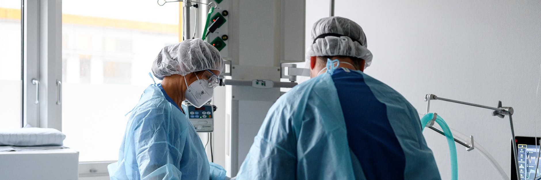 Die Intensivstationen in einigen Regionen Deutschlands kommen an ihre Leistungsgrenze. 